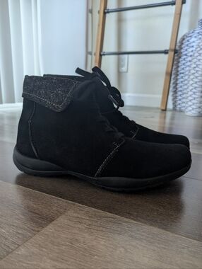 Black Women's Ankle Boots - Comfortable Lace-Up Bootie